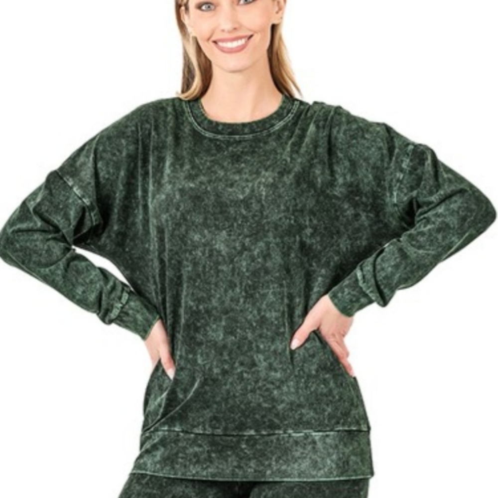 Green mineral wash round neck pullover and leggings set
